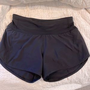 lululemon speed up mid-rise lined short 4”